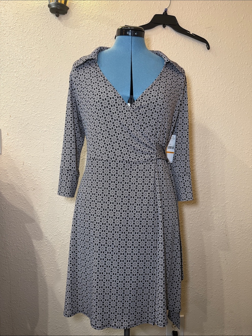 Laundry by shelli segal Women's Black & White Geometric Wrap Dress